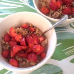 Bulgur mit Schokomilch und Erdbeeren
