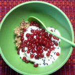 Bulgur mit Sojajoghurt und Ribiseln
