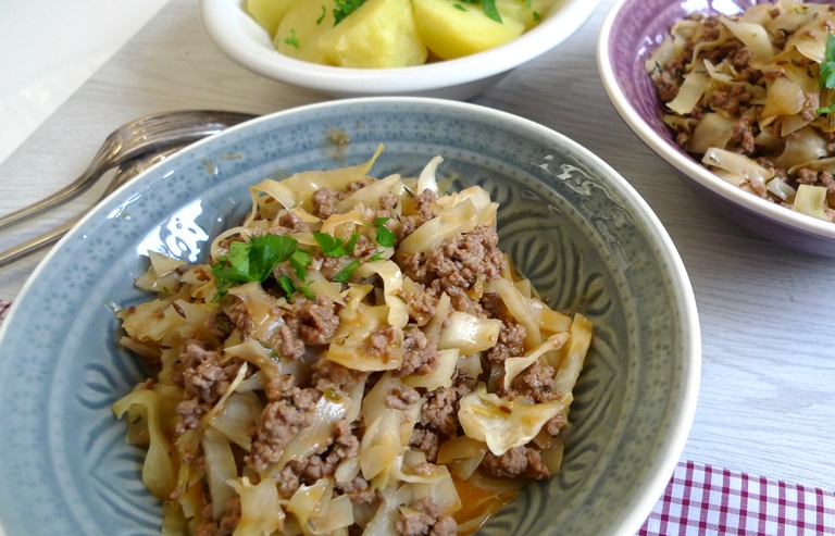 Kraut mit Faschiertem und Kokosmilch