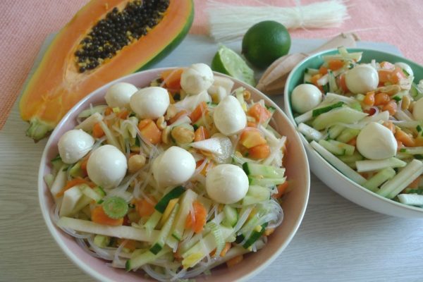 Glasnudelsalat mit Papaya