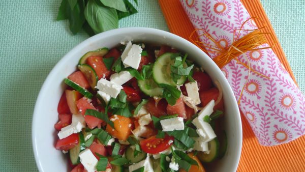 Fruchtiger Salat zum Start in den Sommer